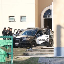 Atacan a alumna en escuela de NL