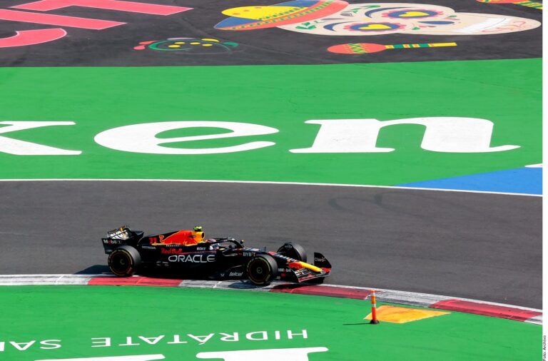 Busca Checo Pérez progresar carrera tras carrera