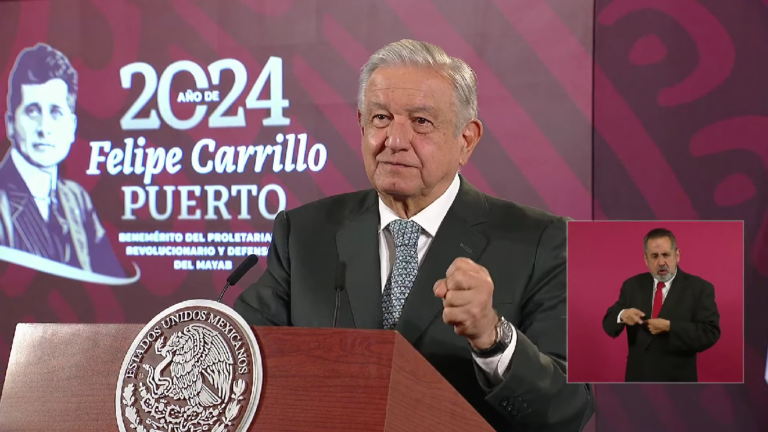 Se disculpa López Obrador con diputada trans