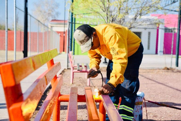 Da Gobierno de Saltillo color a las plazas