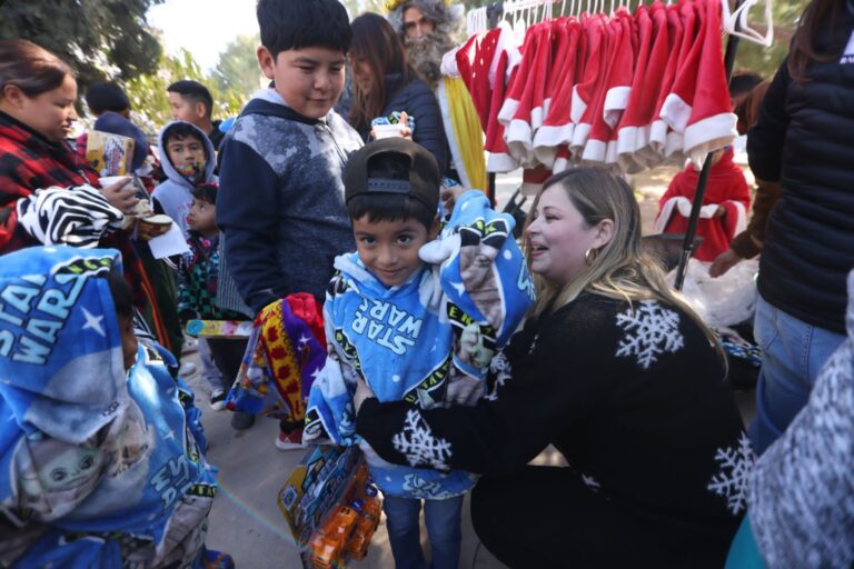 Extenderán la navidad para familias del campo de Ramos Arizpe