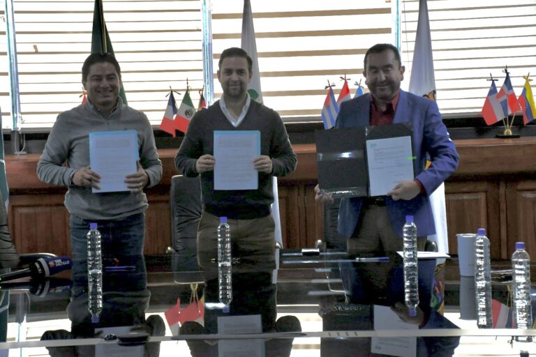 Firman convenio UTC, AIERA y AMMMT para mejorar producción de moldes y troqueles 