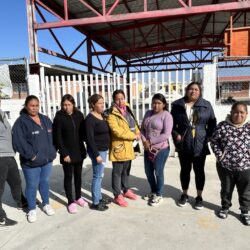 Madres de familia en primaria “Maestros Coahuilenses” piden a autoridades nombramiento de director y maestro 