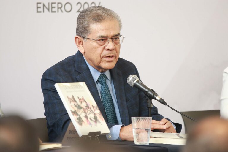 Presenta rector de la UA de C su libro “La Redefinición de la Universidad Autónoma de Coahuila”