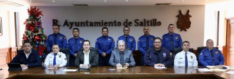 Revisa Chema Fraustro proceso de ascenso de bomberos