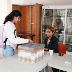 Sin incidencias votan estudiantes y maestros de la UAdeC para elegir a la persona titular de la Rectoría7