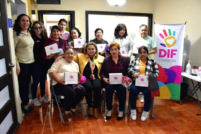 DIF Torreón entrega 10 prótesis a sobrevivientes de cáncer de mama