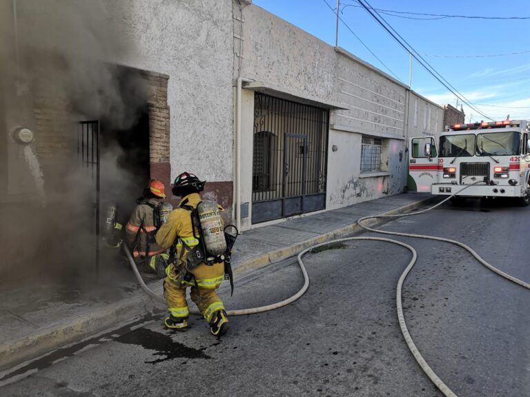 Gobierno de Ramos ayuda a mujer que perdió su hogar en un incendio