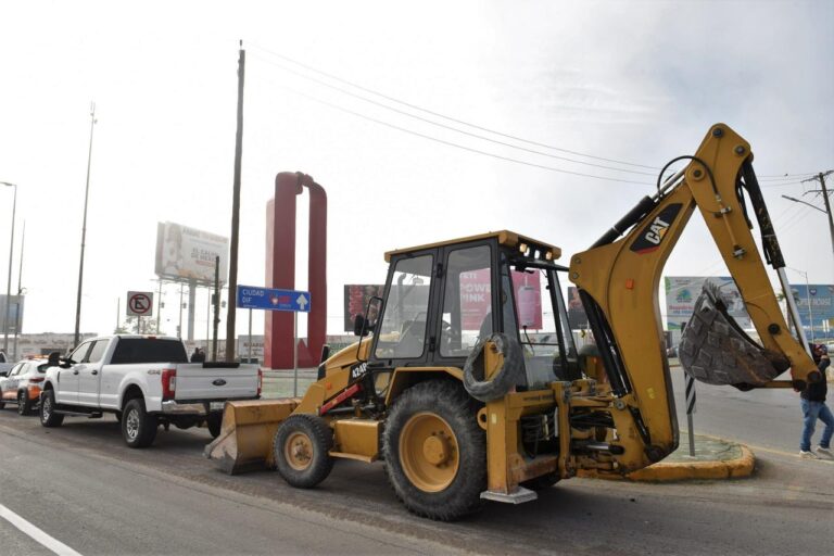 Inicia la desviación hacia carriles laterales en tramo del Periférico de Torreón