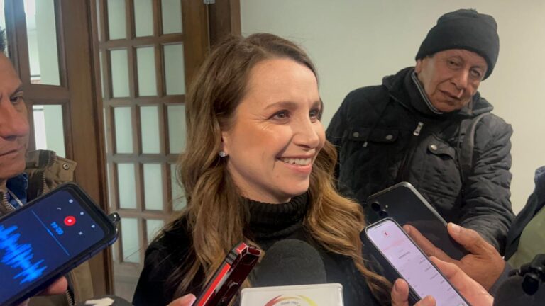 Pide licencia María Bárbara para separarse de su cargo como diputada local, se alista para elecciones del 2 de junio