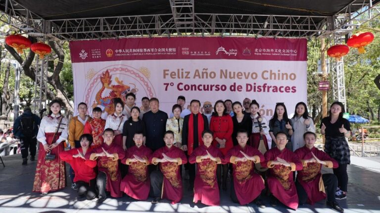 2024 flash-mob temático del zodíaco “Baile del Dragón para un Feliz Año Nuevo Chino” y evento del Feliz Año Nuevo Chino ¡Prende Fuego a México!