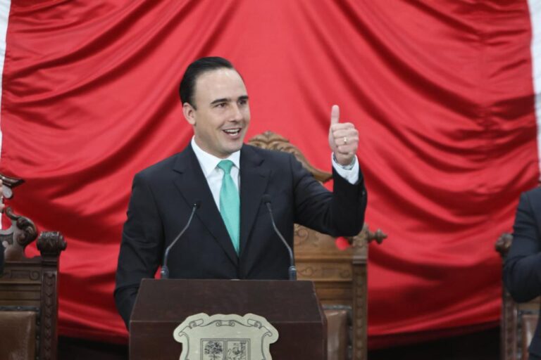 Reitera Manolo compromiso de hacer valer los principios de la Constitución