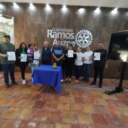 Club Rotario de Ramos Arizpe entrega becas para el periodo escolar 2024-2025 