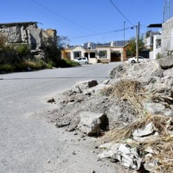 Colapso de vivienda en barrio El Baratillo obstruye paso de automovilistas; autoridades apoyarán con retiro de escombro 4