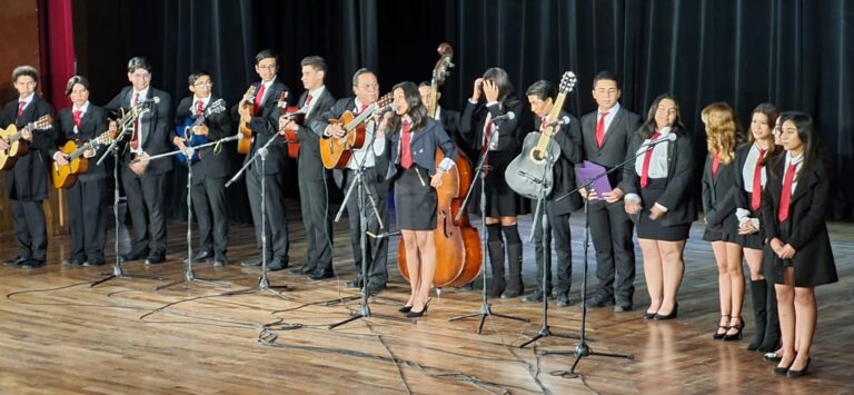 Con éxito realizan en la UAdeC el Segundo Encuentro Universitario de Rondallas