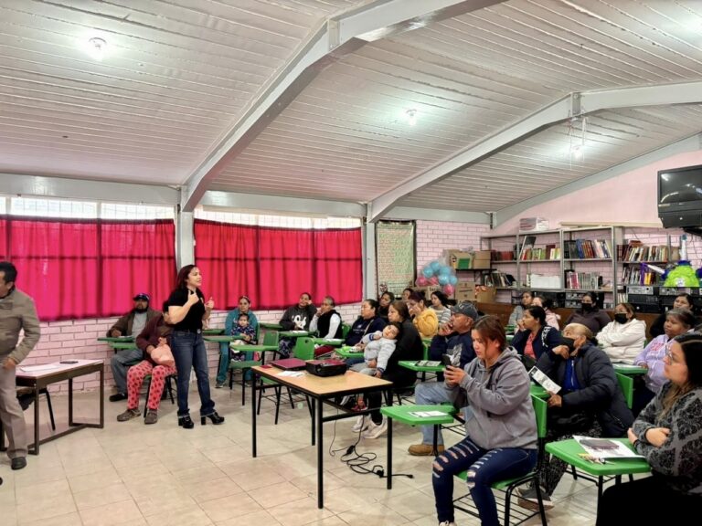 Concientizan a padres de familia en zona rural de Ramos Arizpe para prevenir adicciones en alumnos 