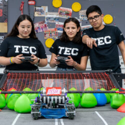 Dos equipos del Tec Campus Saltillo son campeones en torneo de robótica y ganan pase al mundial