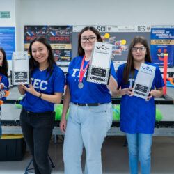 Dos equipos del Tec Campus Saltillo son campeones en torneo de robótica y ganan pase al mundial7