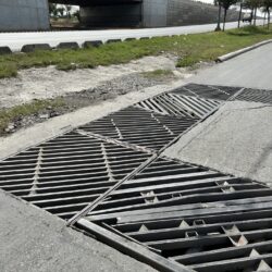 Eliminan riesgo para automovilistas en sistema de drenaje pluvial del bulevar Plan de Guadalupe 1