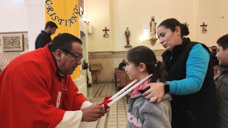 En misa, bendicen garganta de saltillenses 