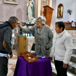 Fieles en Ramos Arizpe acuden a la imposición de ceniza; Comienza la cuaresma 2