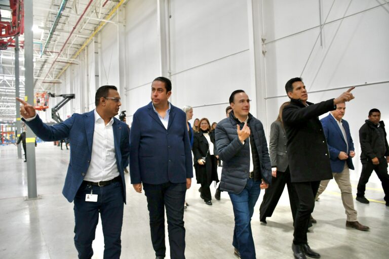 Inaugura Manolo Jiménez ampliación de empresa Skyjack en Ramos Arizpe