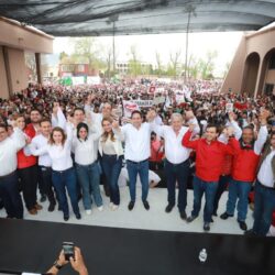 Miles apoyan registros de precandidatos del PRI4