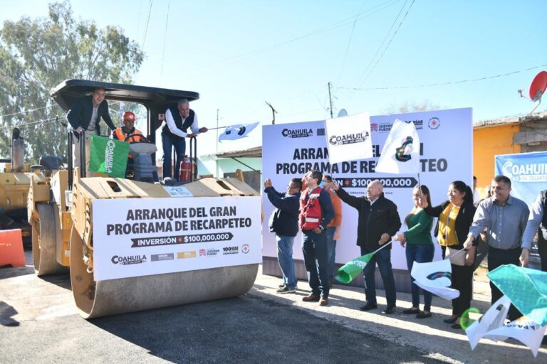 Ponen en marcha Manolo y Román Alberto programa de recarpeteo en Torreón