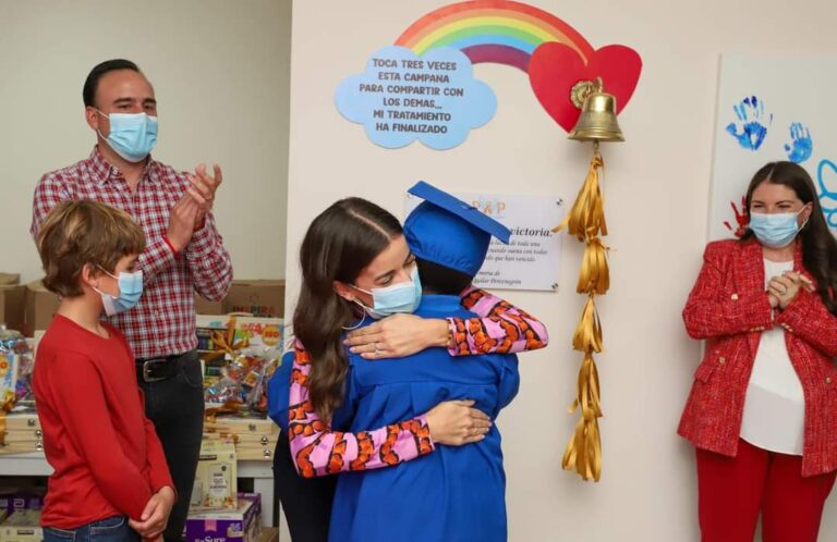 Reiteran Paola y Manolo compromiso en la lucha contra el cáncer infantil