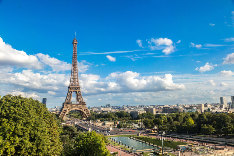 Cierran la Torre Eiffel por huelga de trabajadores