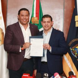 entrega rectorNombramientos Deportes,Cultura Oficial Mayor 1