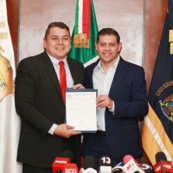 entrega rectorNombramientos Deportes,Cultura Oficial Mayor 7