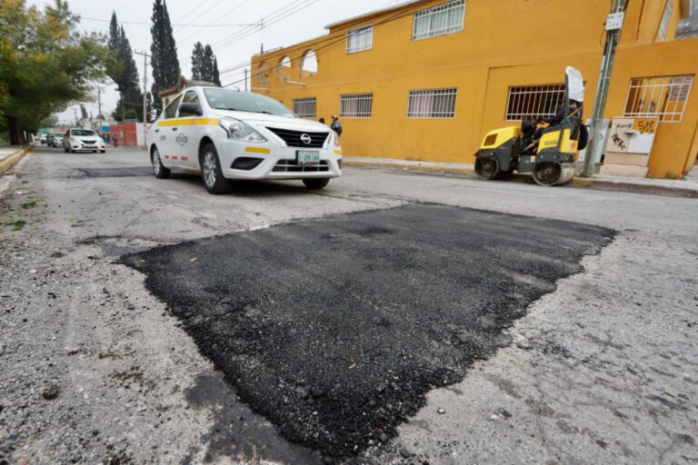 Invitan a la ciudadanía a reportar baches en Saltillo al teléfono 072