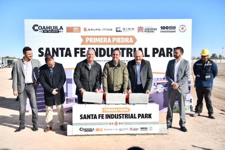 Manolo Jiménez y Román Cepeda colocan primera piedra del Parque Industrial Santa Fe, en Torreón