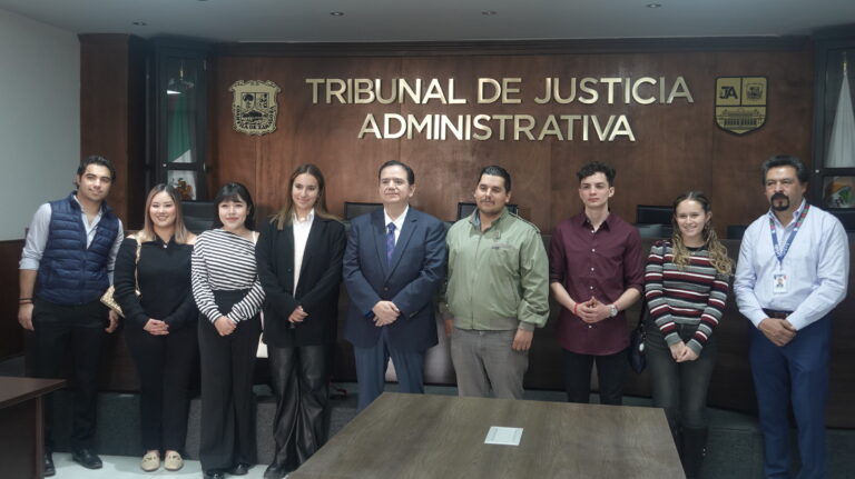 Recibe titular del Tribunal de Justicia Administrativa a estudiantes de Derecho de Universidad La Salle 