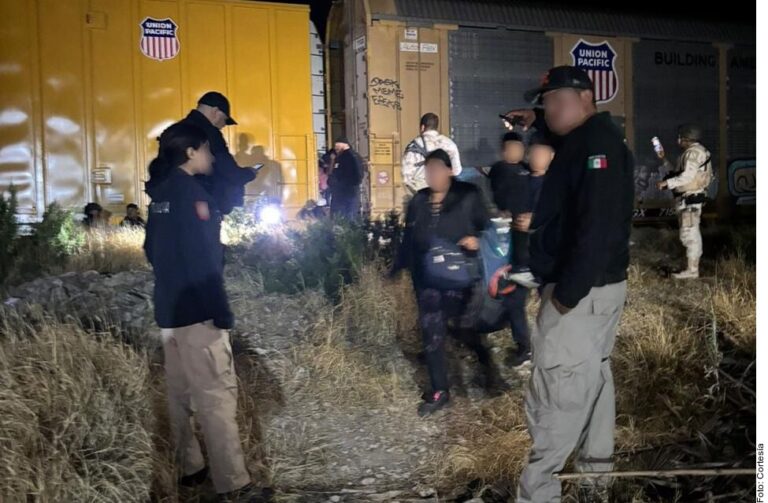 Otro aseguramiento masivo de migrantes en Coahuila; 144 viajaban en vagón del tren