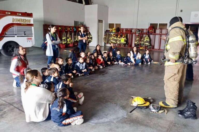 Capacita Bomberos a niñez y juventud en prevención de incendios