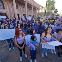 Con dos marchas, exigen miles de saltillenses erradicación de la violencia contra la mujer1