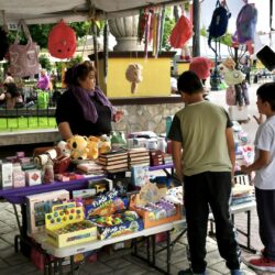 Con el ‘Mercado Morado’ expositoras ofrecen sus productos a los ramosarizpenses6