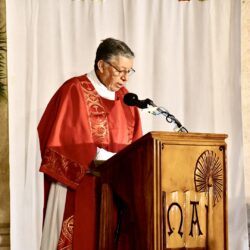 Encabeza obispo Hilario González Domingo de Ramos en Catedral de Santiago 11
