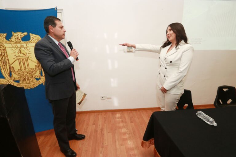 Es la Mtra. María del Carmen Coronado Rivera la primera directora de la Facultad de Sistemas US de la UAdeC