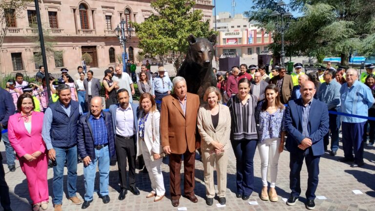 “Familia de osos” de Paseo Capital ya puede ser admirada por los saltillenses