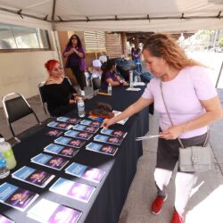 Participa UAdeC con stands de servicios en el marco de la Marcha 8M2