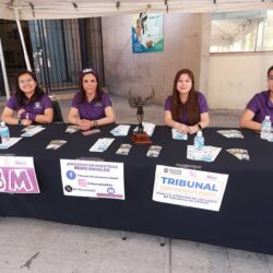 Participa UAdeC con stands de servicios en el marco de la Marcha 8M3