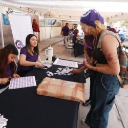 Participa UAdeC con stands de servicios en el marco de la Marcha 8M5