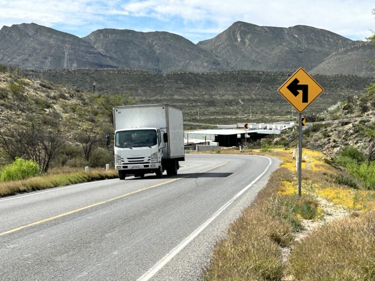 Exhortan a automovilistas tomar precaución y moderar velocidad en carretera antigua a Monclova