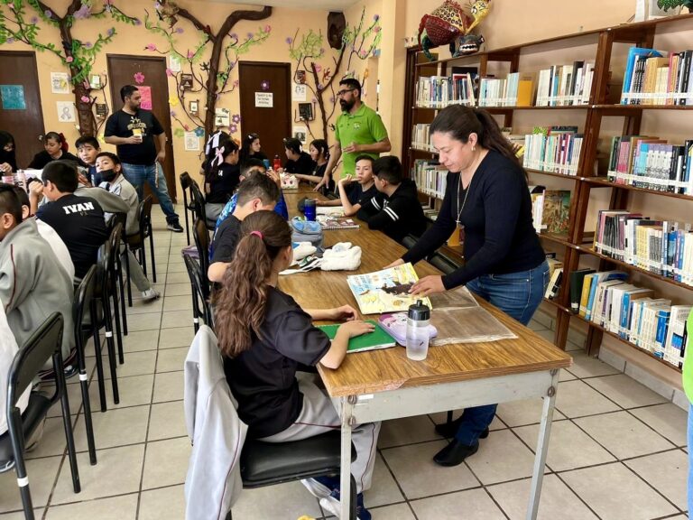 Niñez de Ramos Arizpe participa en actividades lúdicas y visita guiada en biblioteca pública de Parajes del Valle