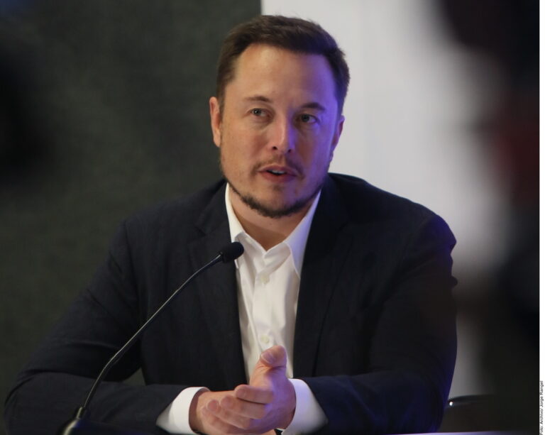 Planea Elon Musk abrir una nueva escuela en Texas