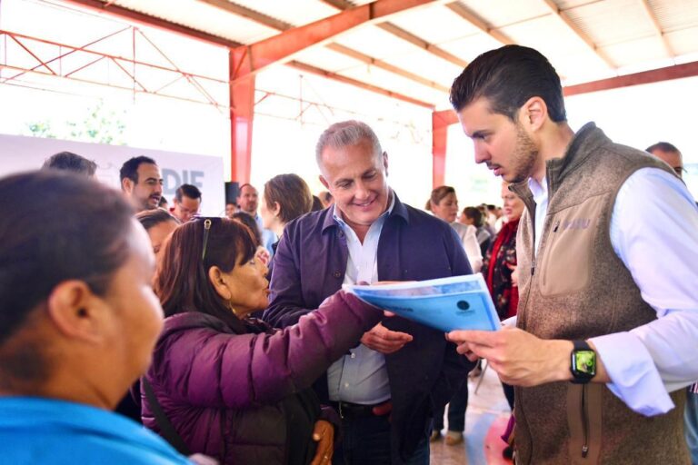 Realizan brigada de servicios en Rincón La Merced, en Torreón