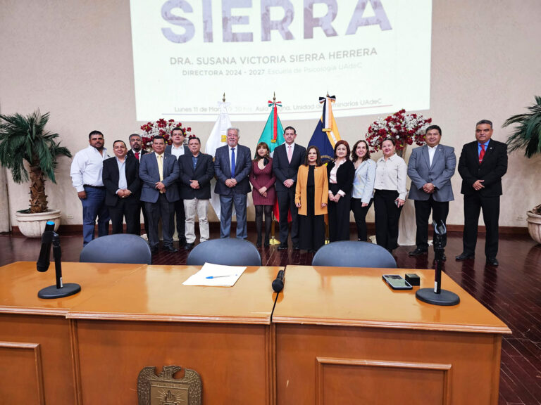 Rector de la UA de C toma protesta a Susana Sierra, directora de la Escuela de Psicología Unidad Norte